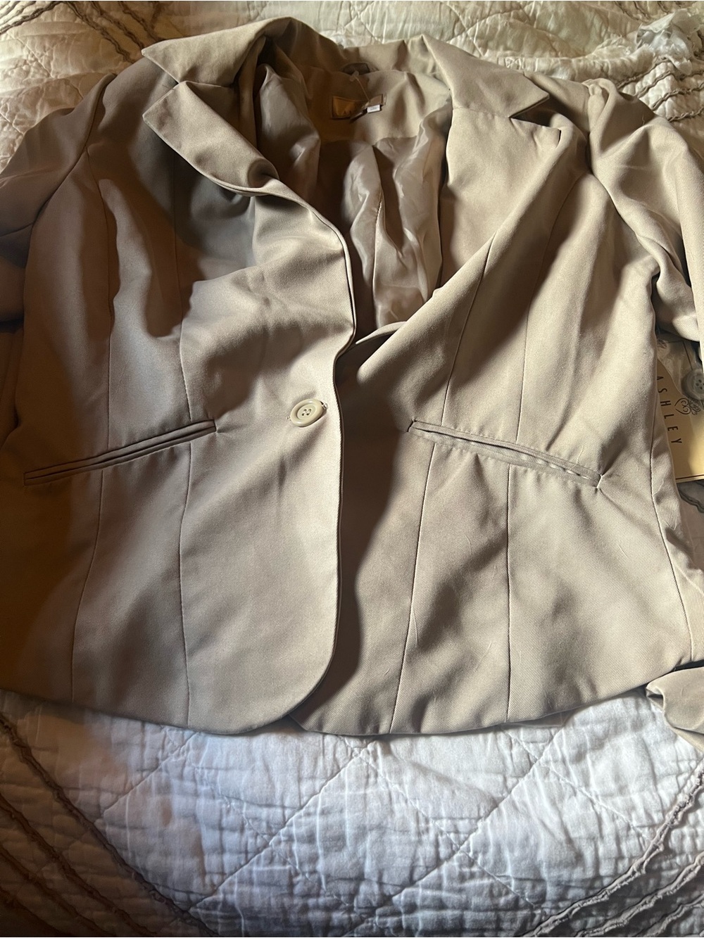 Ashley By 26 International Light Cream Single-Button Tailored Blazer